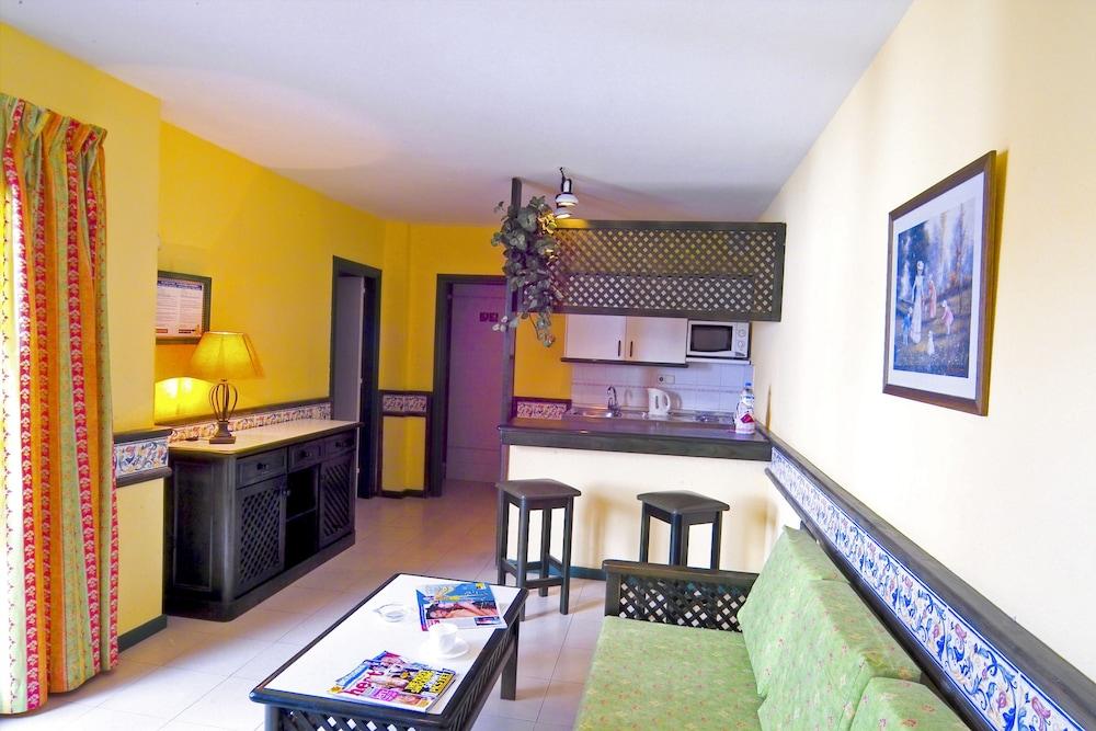 Puerto Caleta Apartment Калета де Фусте Екстериор снимка